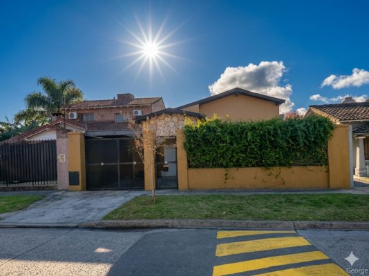 Venta Casa 3 Ambientes En Don Torcuato Con Quincho