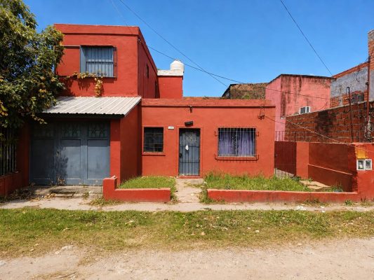 For Sale: 3-Room House + 2-Room Apartment to Renovate