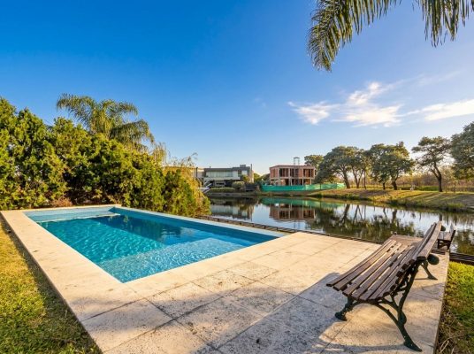 Venta Casa 7 Amb Lagos Del Norte A La Laguna