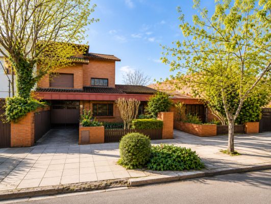House For Sale in Santa Rita Neighborhood, Opportunity