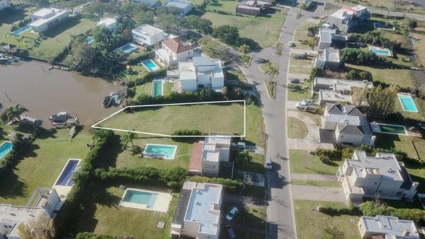LOTE AL RÍO con Amarra Propia – Barrio SAN MARCO