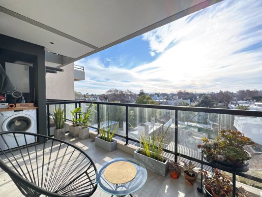 Apartment for Sale in Florida with Parking