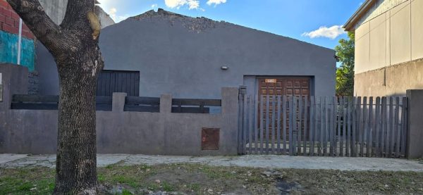House on a 300 m² Lot in a Strategic Location