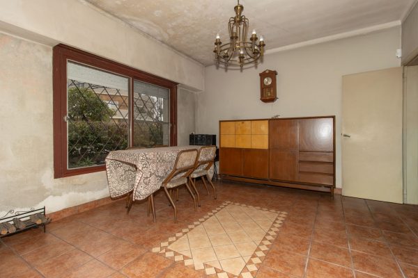 5-Room House Developed Over Two Floors