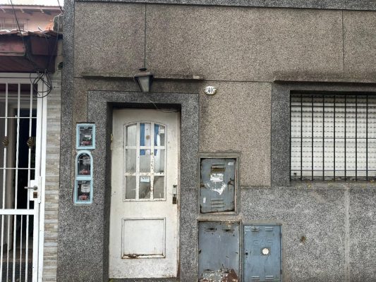 PH For Sale, 4 Rooms In Munro. Opportunity