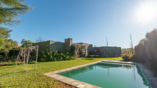 House For Sale, 4 Rooms With Pool, Santa Catalina