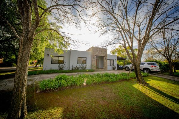 House 4 Rooms Full of Light - Garden and Pool