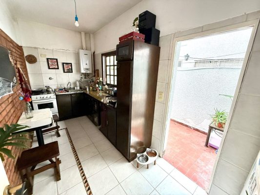 2-Room Apartment For Sale In Olivos, 2 Patios And Light