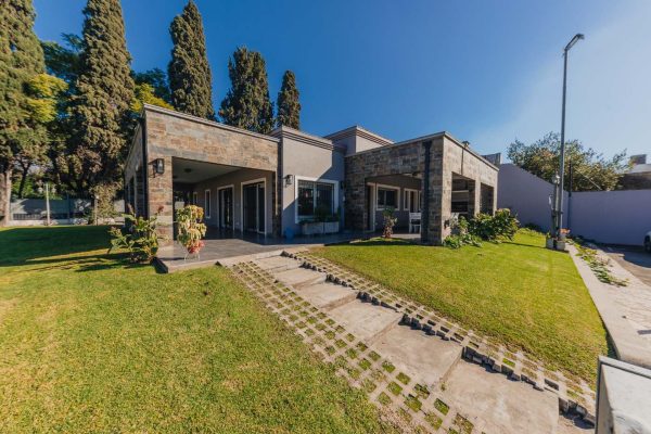 Venta Casa 4 Ambientes + Dependencia Don Torcuato