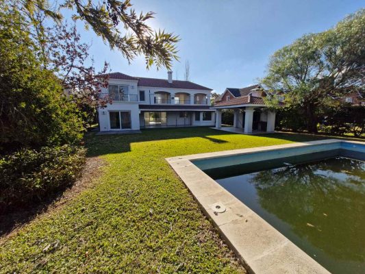 House in Santa María De Tigre with BBQ area and pool