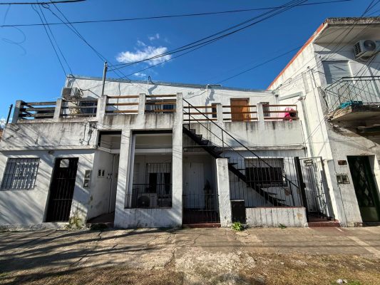 For Sale House with land + 4 apartments in San Fernando