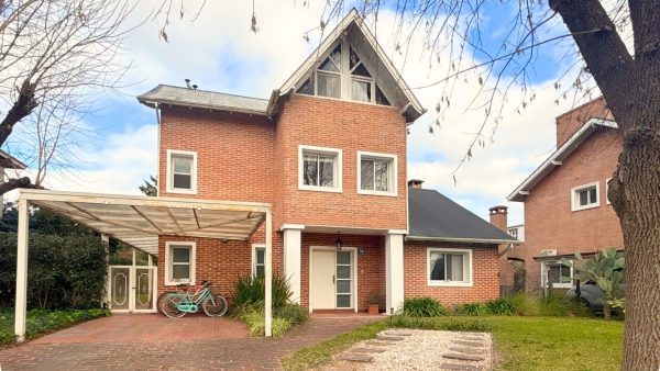 Rental House 4-bedroom Benavídez | Grill And Pool