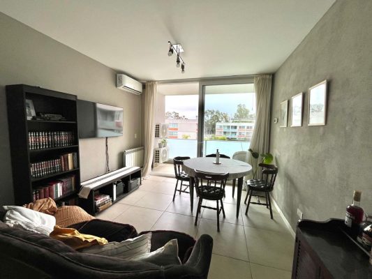 For Rent 1-bedroom Apartment with Balcony Villa De Los Remeros