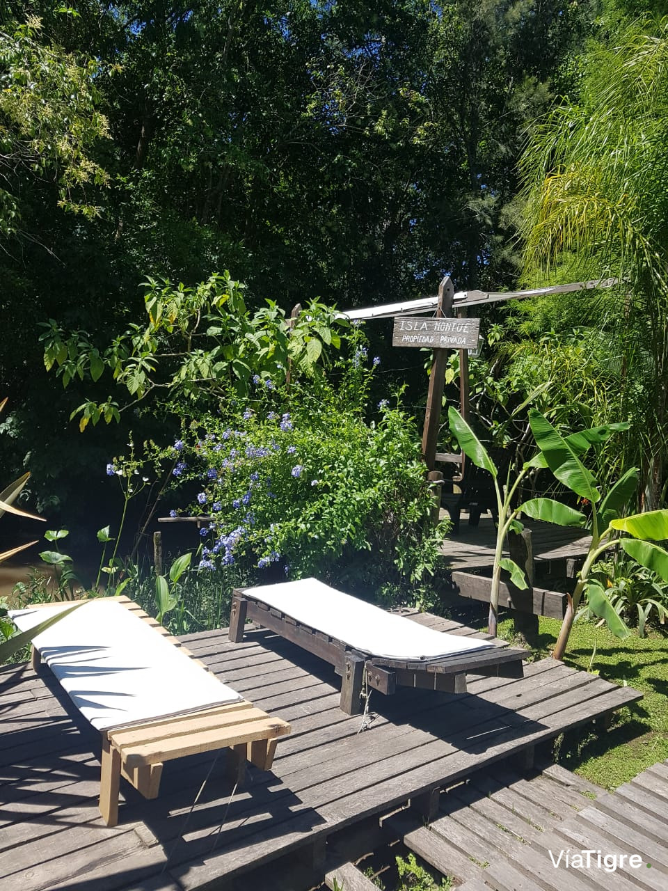 Solarium sobre el arroyo