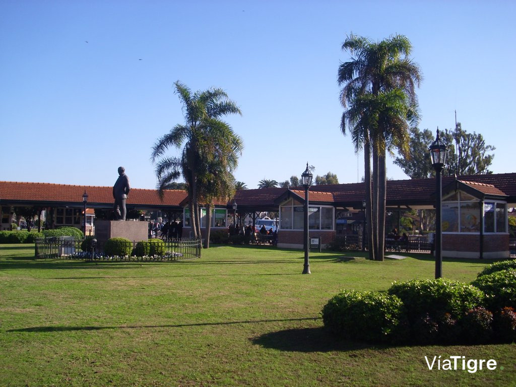 Tigre Boat - Fluvial Station